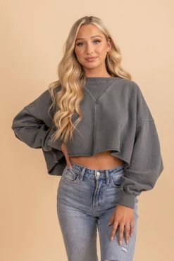 Wholesale Fashion Trends Keep Going Cropped Pullover Sweater