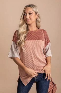 Tres Bien Casual Friday Ribbed Color Block Top -Bella Ella Sales CasualFridayRibbedColorBlockTopfronthazelnut 5000x