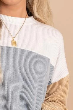 Tres Bien Casual Saturday Ribbed Color Block Top 11 Tres Bien Casual Saturday Ribbed Color Block Top -Bella Ella Sales CasualSaturdayRibbedColorBlockTopdetail 5000x