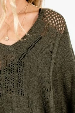 Bella Ella Boutique Joyful Heart Olive Green Sweater Poncho -Bella Ella Sales Joyful Heart Green Poncho Detail 5000x