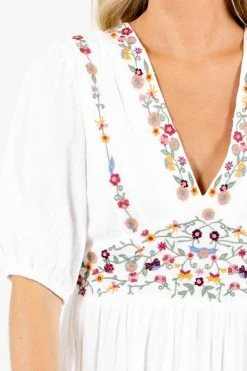 In Loom Queen Of Summer White Maxi Dress 8 In Loom Queen Of Summer White Maxi Dress -Bella Ella Sales Queen of Summer White Dress Detail 5000x