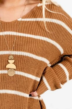 Bella Ella Boutique Trend-Setter Brown Open Back Sweater -Bella Ella Sales Trend Setter Brown Sweater Detail 5000x