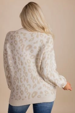 HYFVE Wild And Free Animal Print Sweater -Bella Ella Sales back 95661bb9 ad7a 4756 90d4 0ccc4f9f7d59 5000x