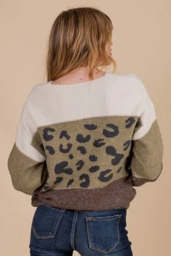 Davi + Dani Keep Me Close Animal Print Sweater - Green -Bella Ella Sales back c537e48f 313c 4d68 8ce9 7c88e9c9c424 5000x