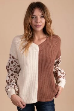 Eesome Wild Idea Two-Toned Knit Sweater