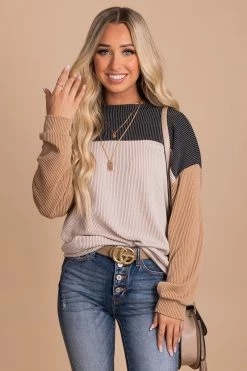 Tres Bien Take Chances Color Block Sweater -Bella Ella Sales gray front c7ad305b cc8f 4c18 b7e9 eaff59deacf0 5000x