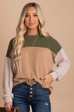 Tres Bien Take Chances Color Block Sweater -Bella Ella Sales green front 8e88370c 8f80 4fcd b9a7 2eabeb99ab0c 5000x