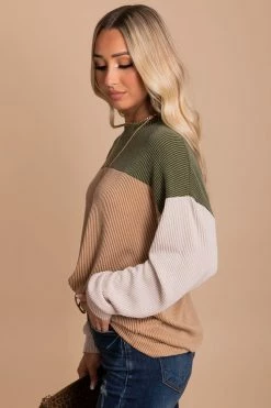 Tres Bien Take Chances Color Block Sweater -Bella Ella Sales green side 296ea701 2003 4266 a58a 15c25731f6f9 5000x