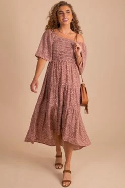 Polagram Oakley Floral Tiered Midi Dress 13 Polagram Oakley Floral Tiered Midi Dress -Bella Ella Sales pink front 59373485 b37b 4aca 8bff 4b3a5657c25f 5000x